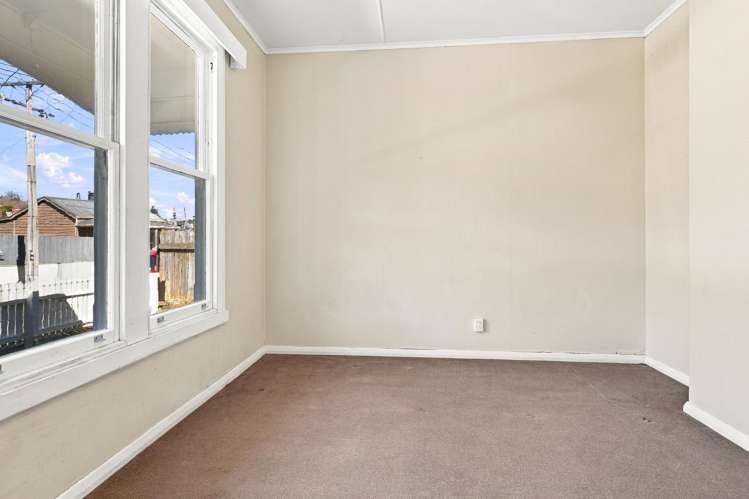 11 Coburn Avenue North East Valley_13