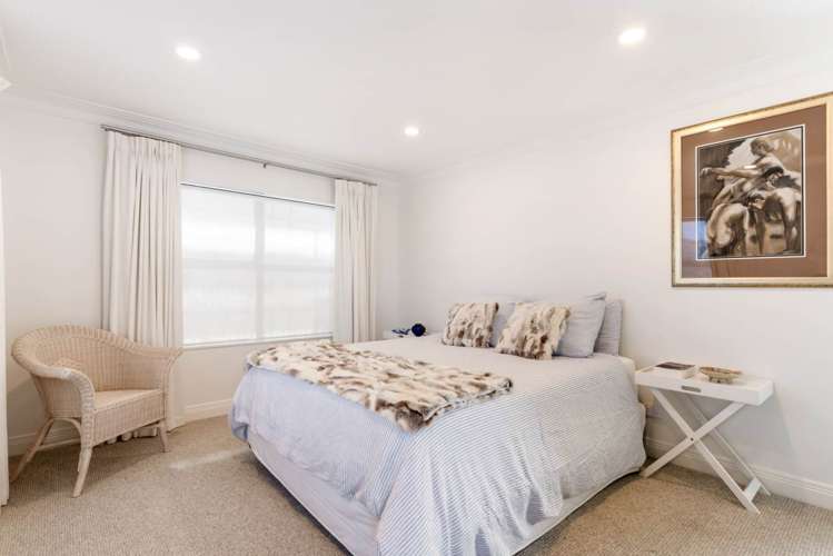 Beach Road Mairangi Bay_18