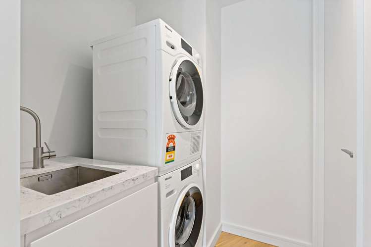 3701/51 Albert Street 10015_16