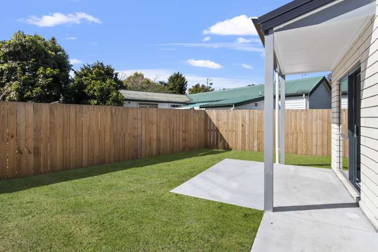 2/1 Garthwood Road Hillcrest_20