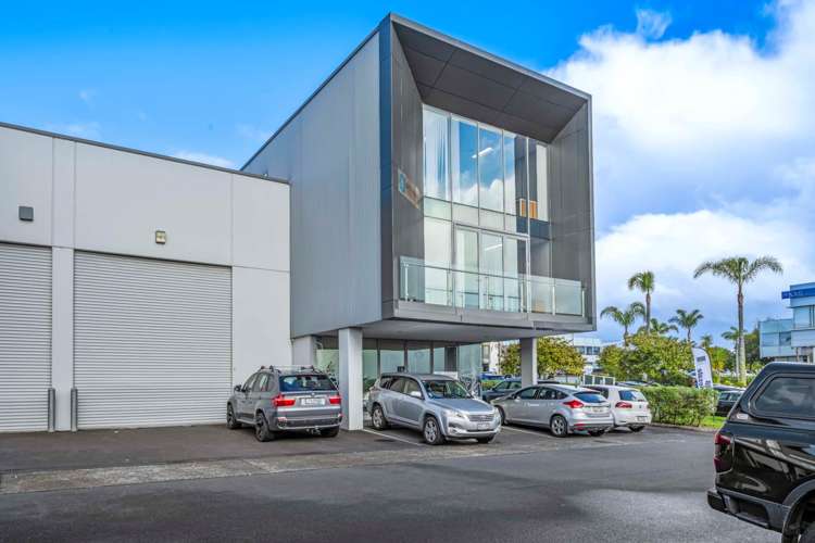 Unit 1/9 Orbit Drive Rosedale_1