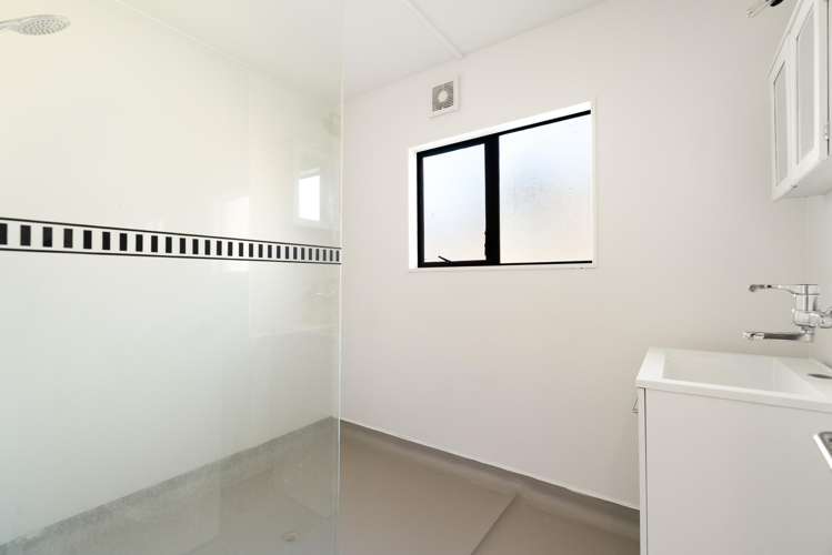 2/76 Moore Street Howick_7