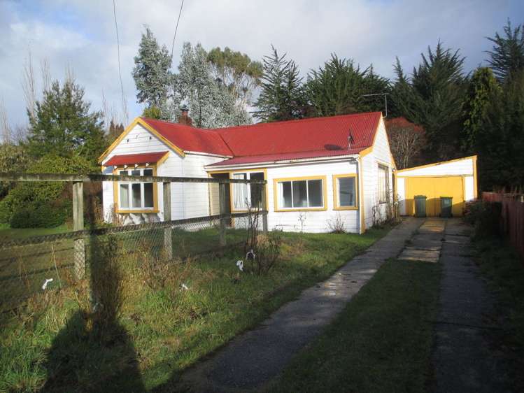 3 Side Street Clinton and Surrounds_5