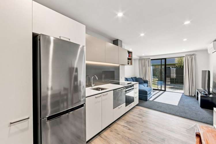 4/9 Grove Road Addington_6