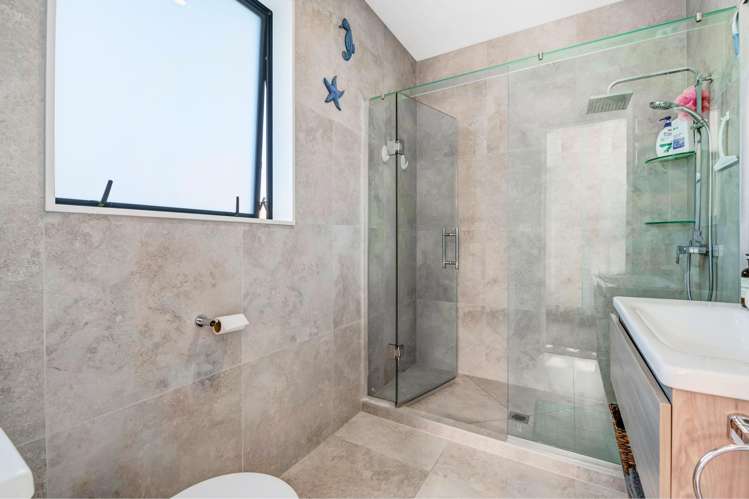 4 Spark Road Wainui_18