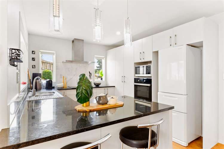 2/49a Lancaster Road Beach Haven_8