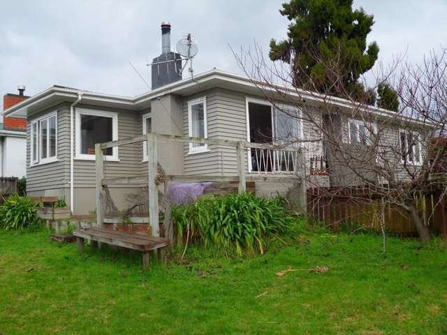 Family Home In Greerton