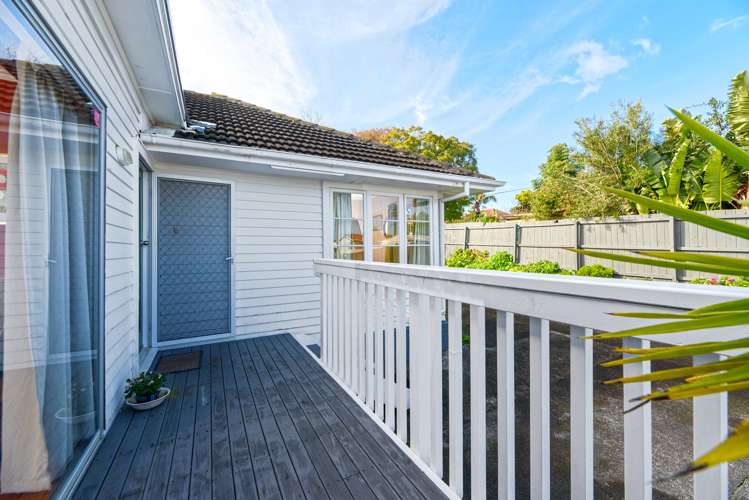 54 Amberley Avenue Te Atatu South_4