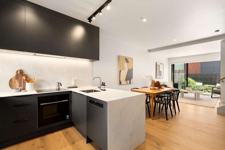 4/11 Western Springs Road_1