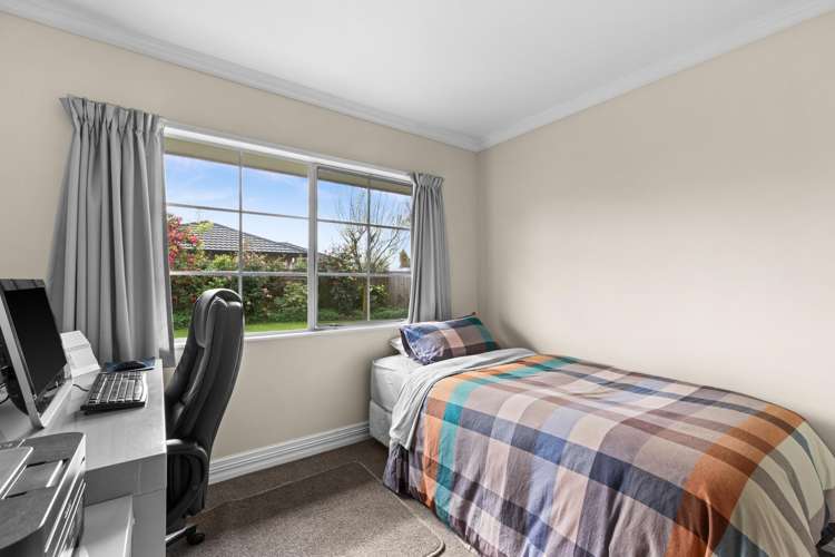 70 Whiting Crescent Greenmeadows_15