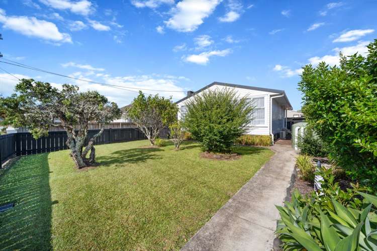 22 Kirrie Avenue Te Atatu South_4