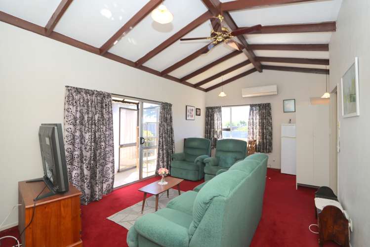 2/246 Crinan Street Appleby_6