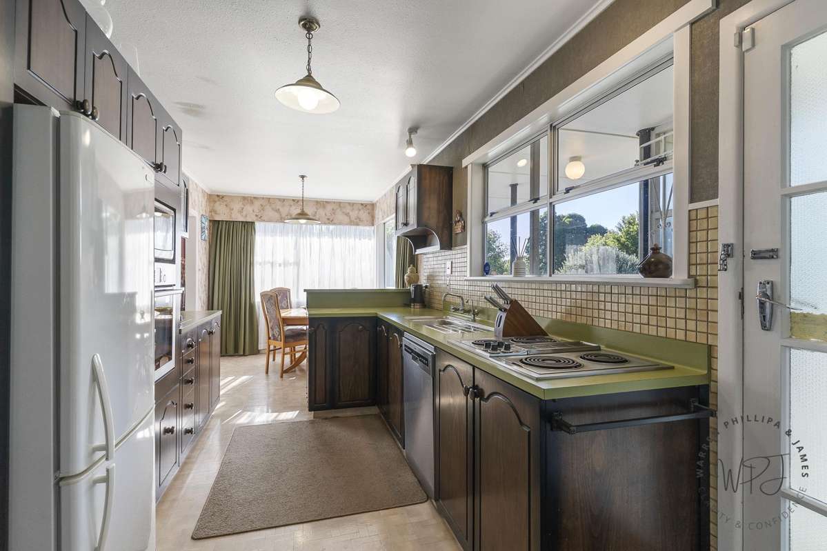 84 Lawrence Crescent_3