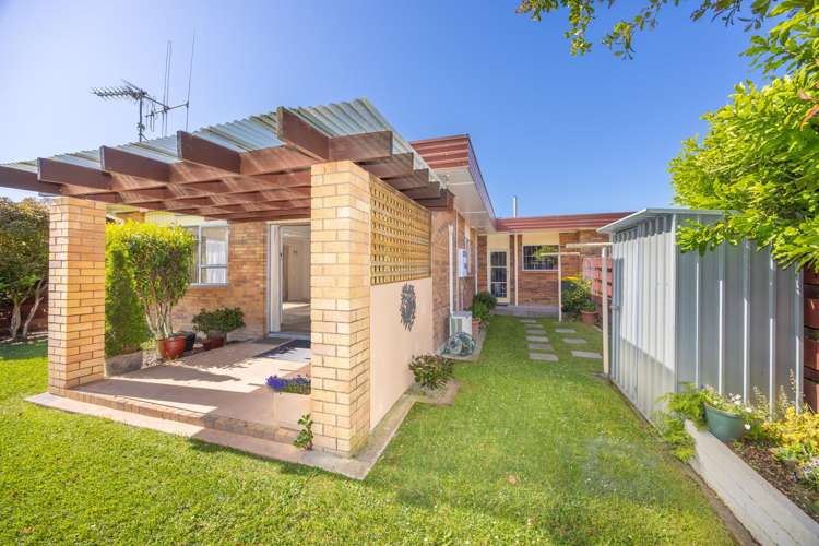 3 Sandringham Road Enderley_19