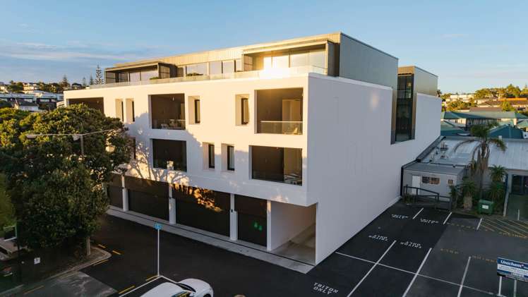 12/423 Beach Road Mairangi Bay_15