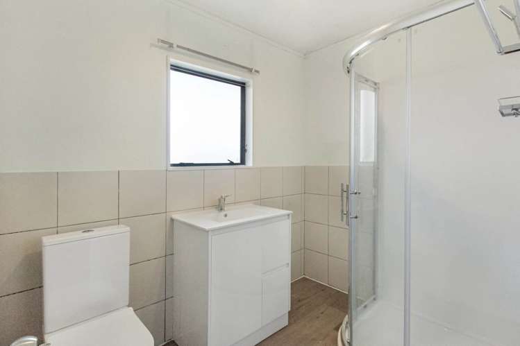 2/32 Maplesden Drive Clendon Park_12