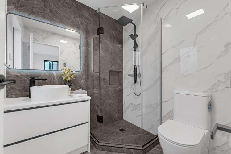 12 Greenstead Close Flat Bush_32