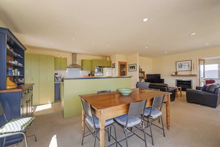 351 Princes Drive Britannia Heights_7