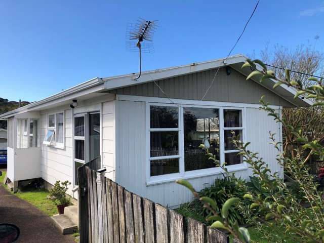 SINGLE GARAGE & FULLY FENCED