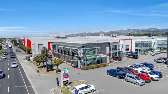 High profile showroom/warehouse and office
