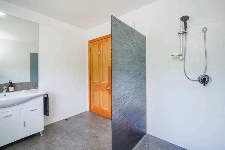 98 Erskine Road Otatara_12