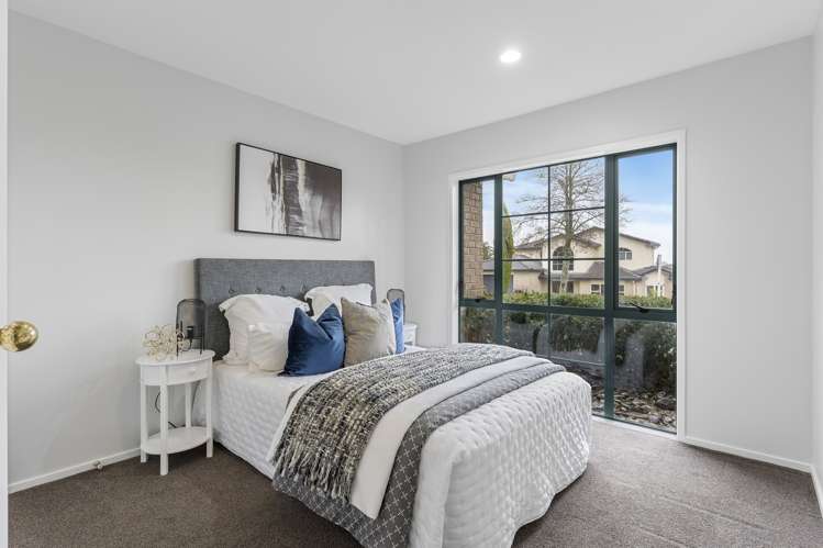 10 Margaret Henry Crescent Oteha_11