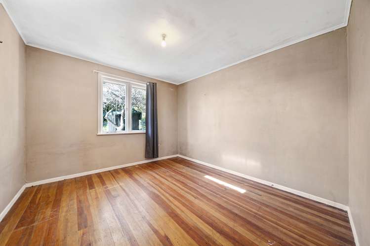 3 Cobham Crescent Kelston_18