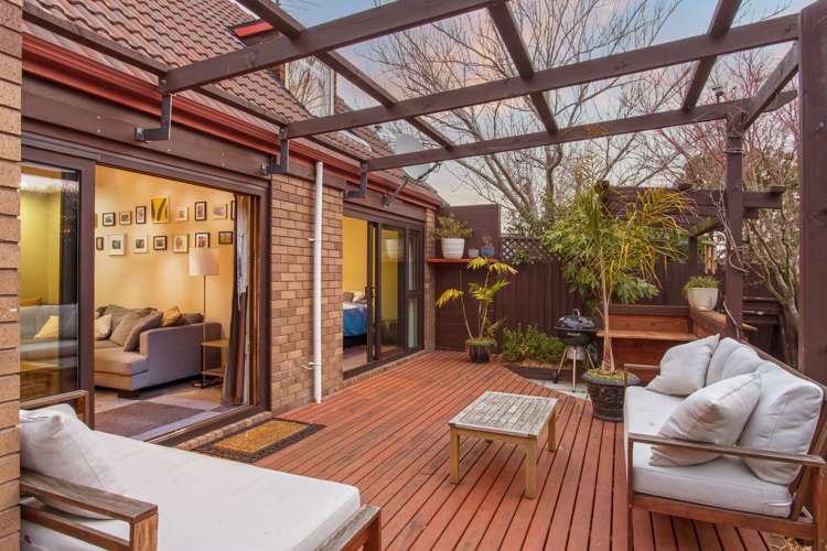 1/19 Waitikiri Drive Parklands_11