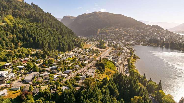 78, 80, 82 Thompson Street Queenstown_15