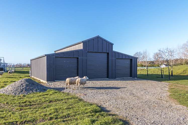 3 Old Windsor Lane Bottle Lake_17