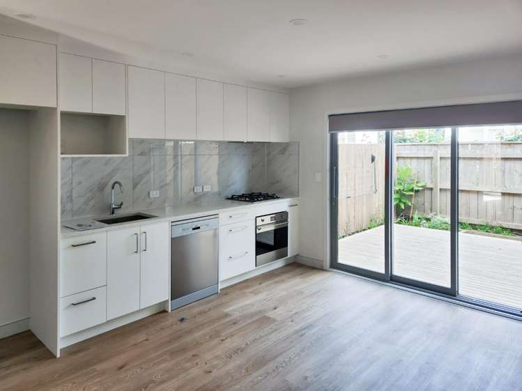 B/6 Russell Street 1371_2