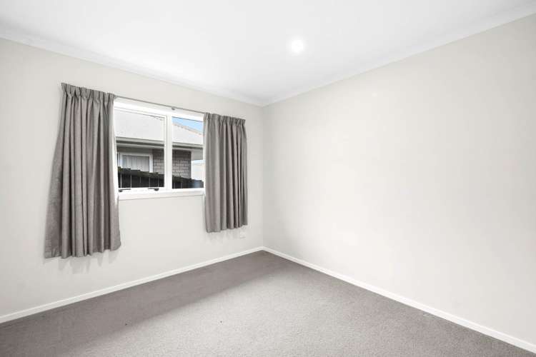 74 Queens Avenue 1067_6