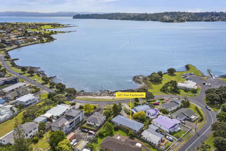 32c Kiwi Esplanade Mangere Bridge_11