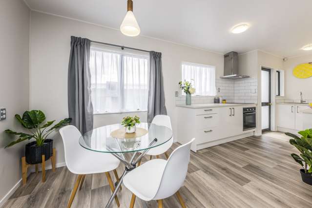 1/98 Shifnal Drive Randwick Park_3