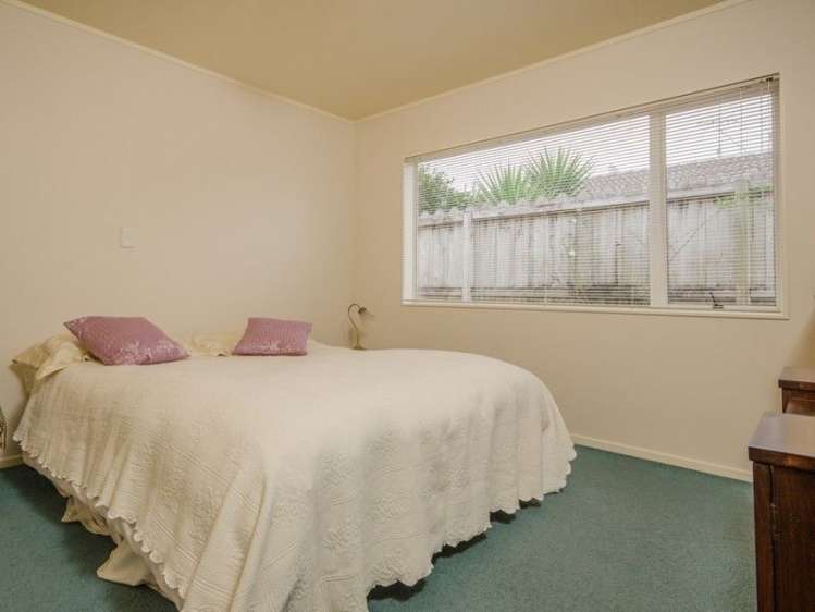 33 Muirfield Street Wattle Downs_7