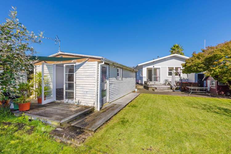 4 Forth Crescent Glenview_16