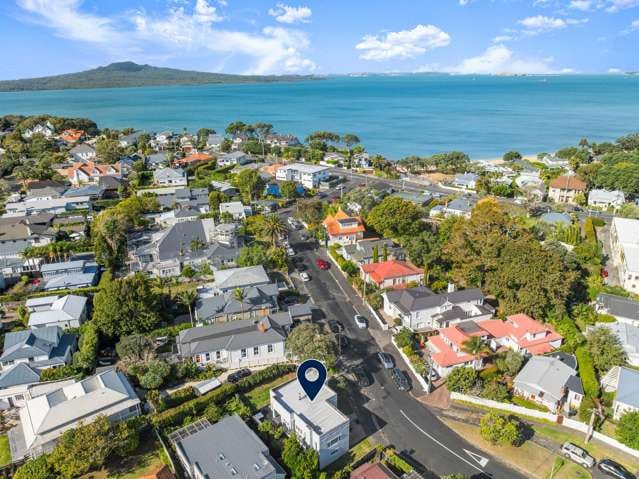 22 Grove Road Narrow Neck_1