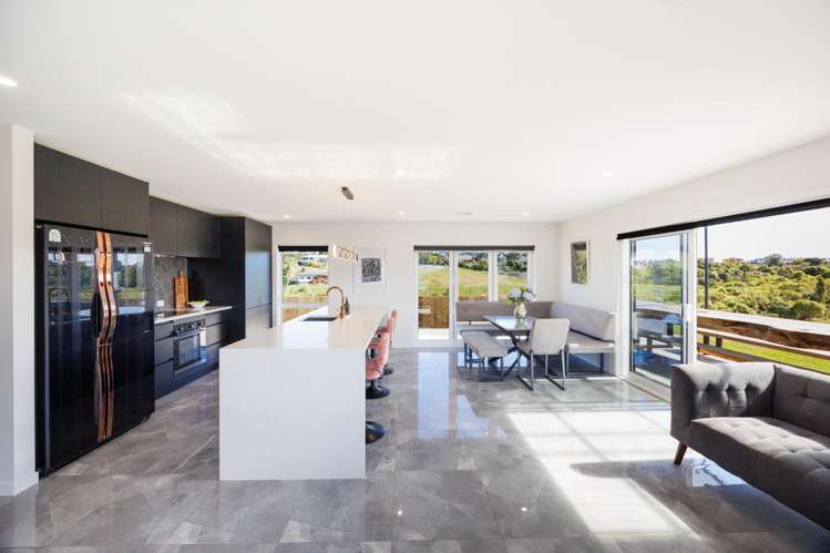 37 Vaucluse Heights Fitzherbert_4