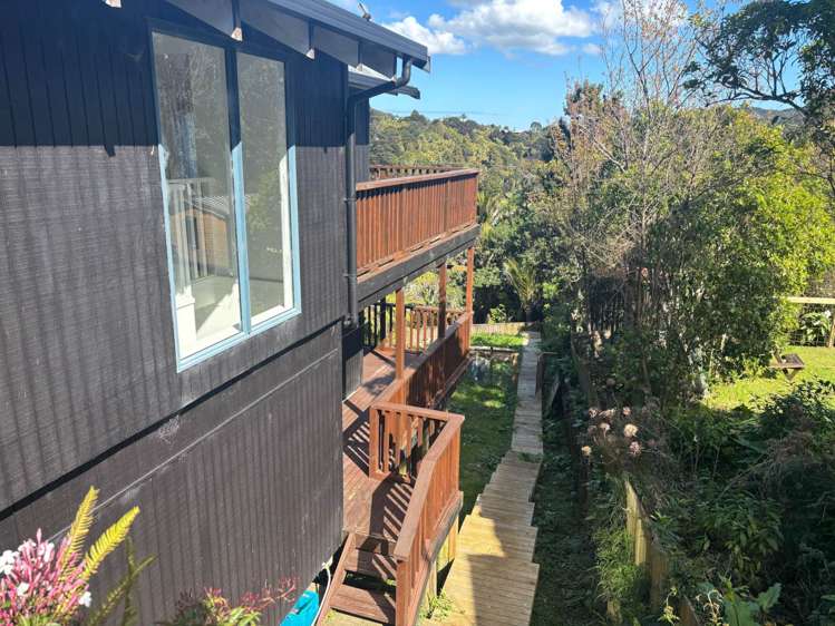 1109 Huia Road Huia_15