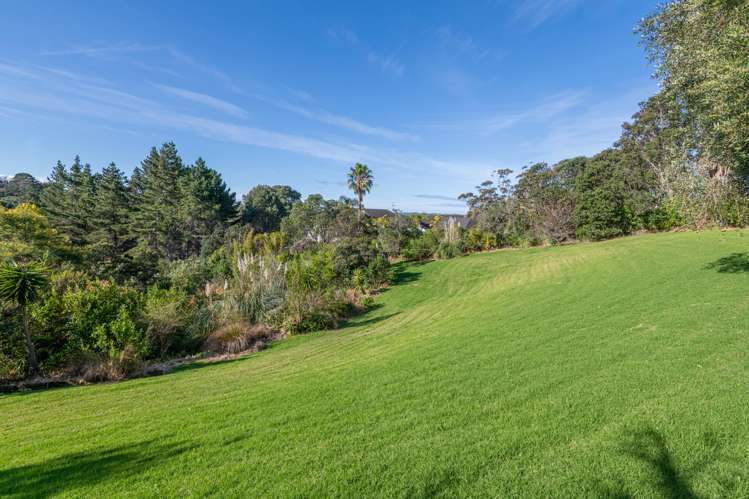 1/4 Roberts Road Matakatia_30