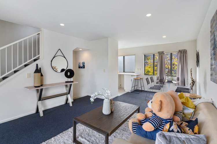 11/12 Ambrico Place New Lynn_3