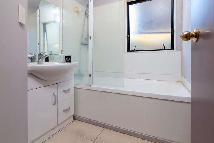 1/8 Cleary Road Panmure_6