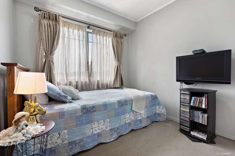 17 Milan Drive Glen Eden_9