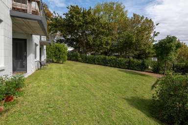 3/27 Hepburn Street_3