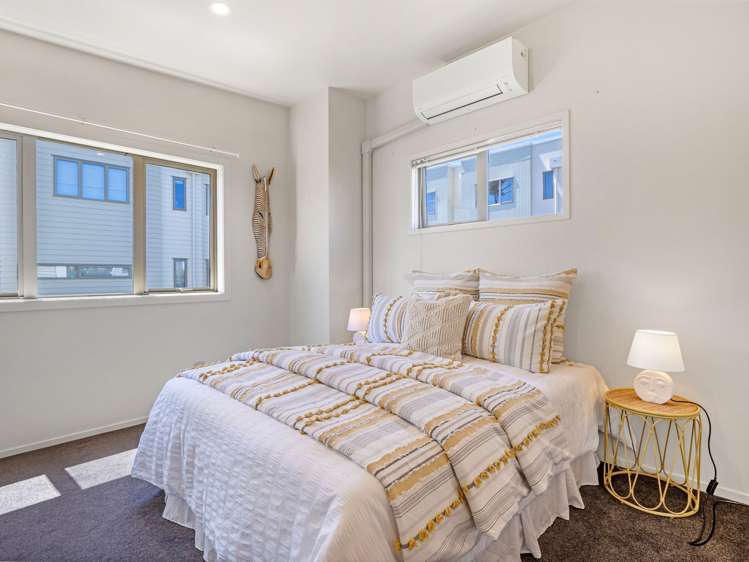 57/21 Hunters Park Dr Three Kings_14