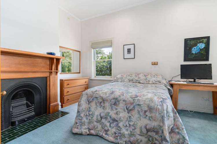 218 High Street South Carterton_15