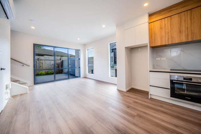 8/85 Cascades Road Pakuranga Heights_2