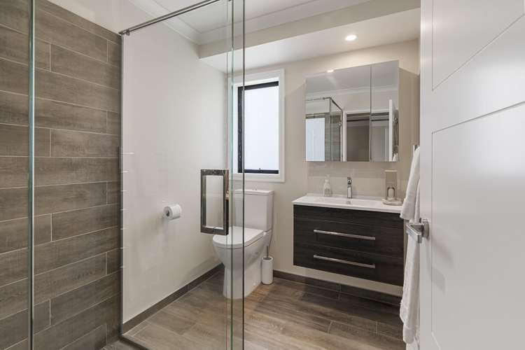 102/14 Terry Came Drive Cambridge_11