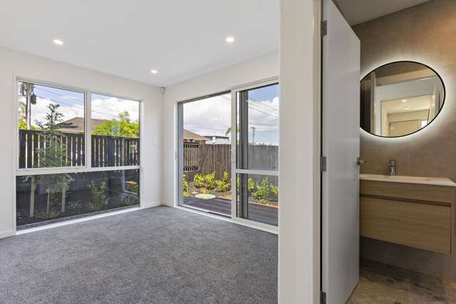 1-8/3 Corrella Road Belmont_2