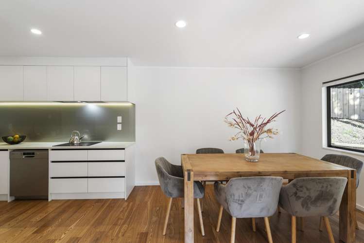 18/61A Birkdale Road Birkdale_7
